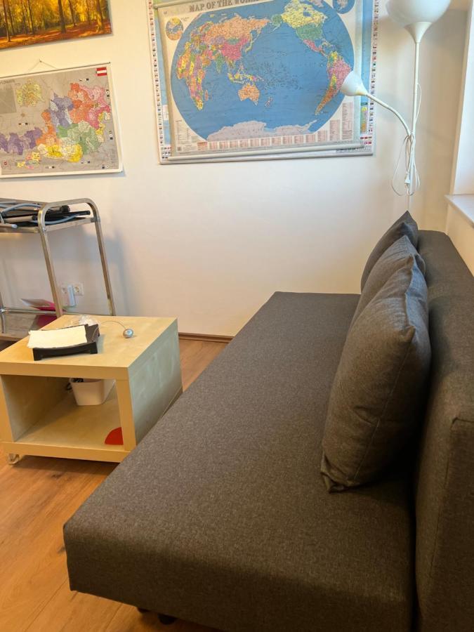 Ruhige Gruene Oase Bei Flughafen Schwechat Eksteriør billede